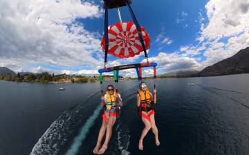 Parasailing at Lake Wanaka