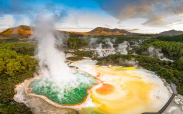 Private Luxury Auckland - Rotorua Geothermal Wonderlands Tour