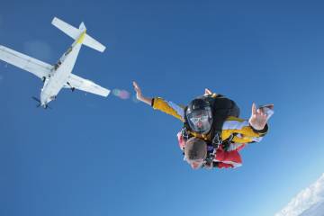 Tandem Skydive over Lake Taupo - 15,000ft