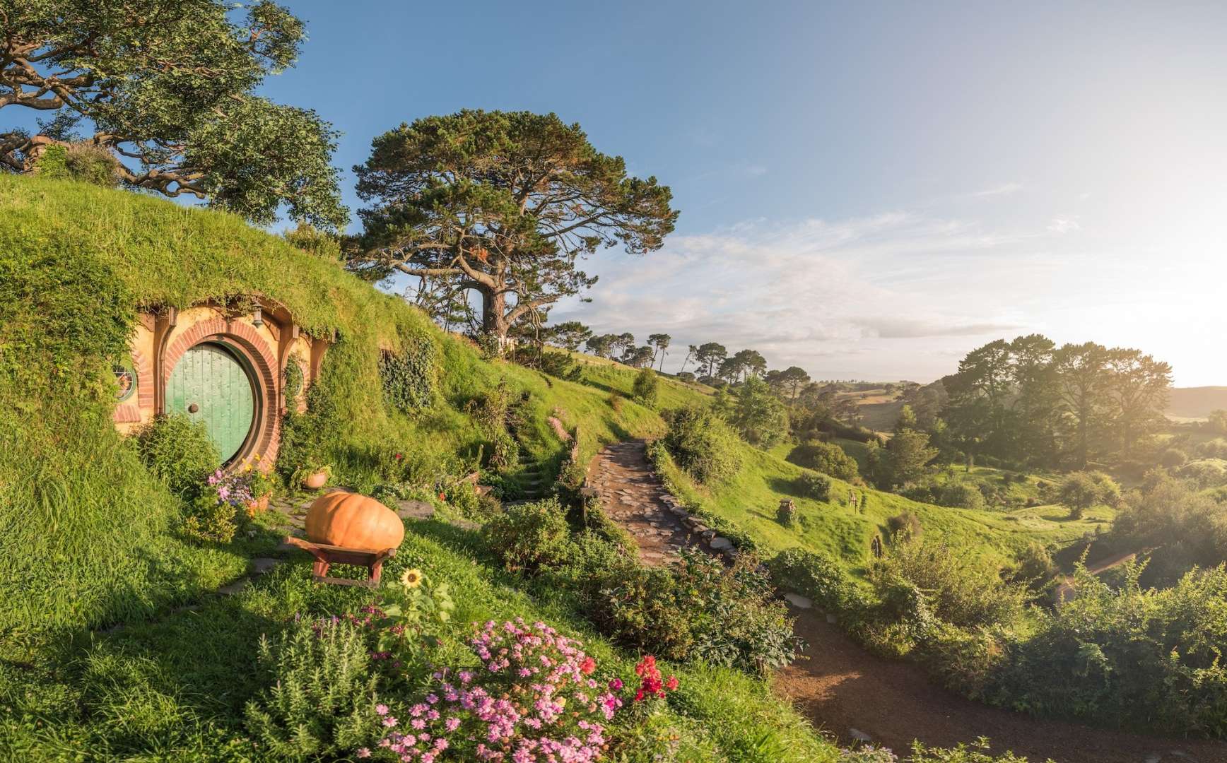 Hobbiton Movie Set